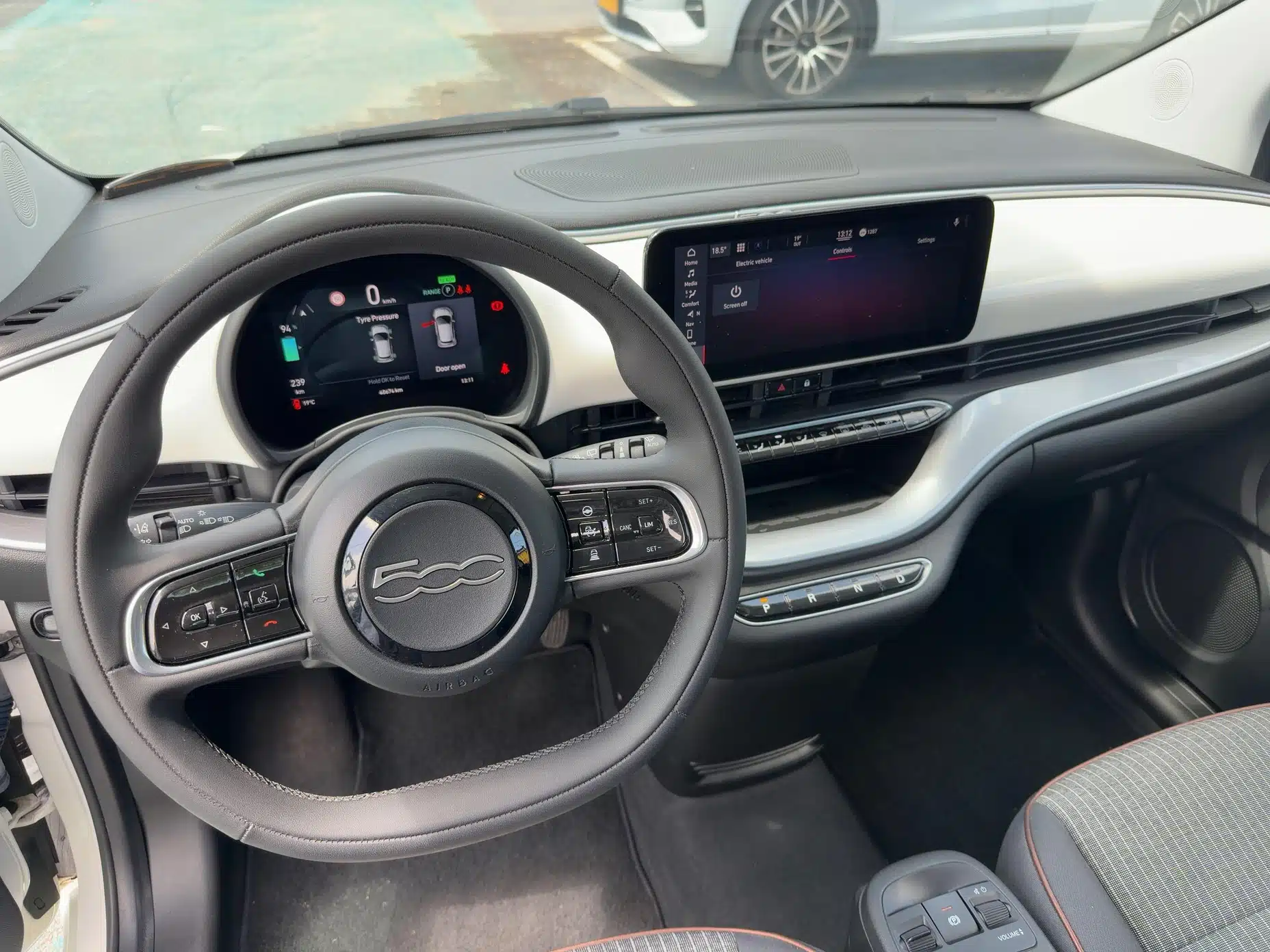 פיאט 500 חשמלי 2023