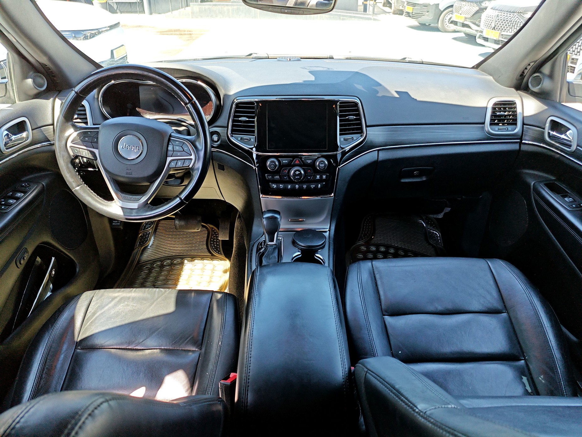 ג'יפ Grand Cherokee 2022